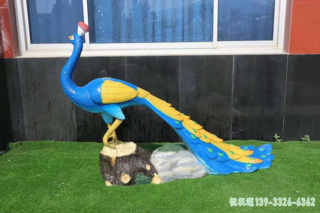 彩绘孔雀小区不锈钢雕塑