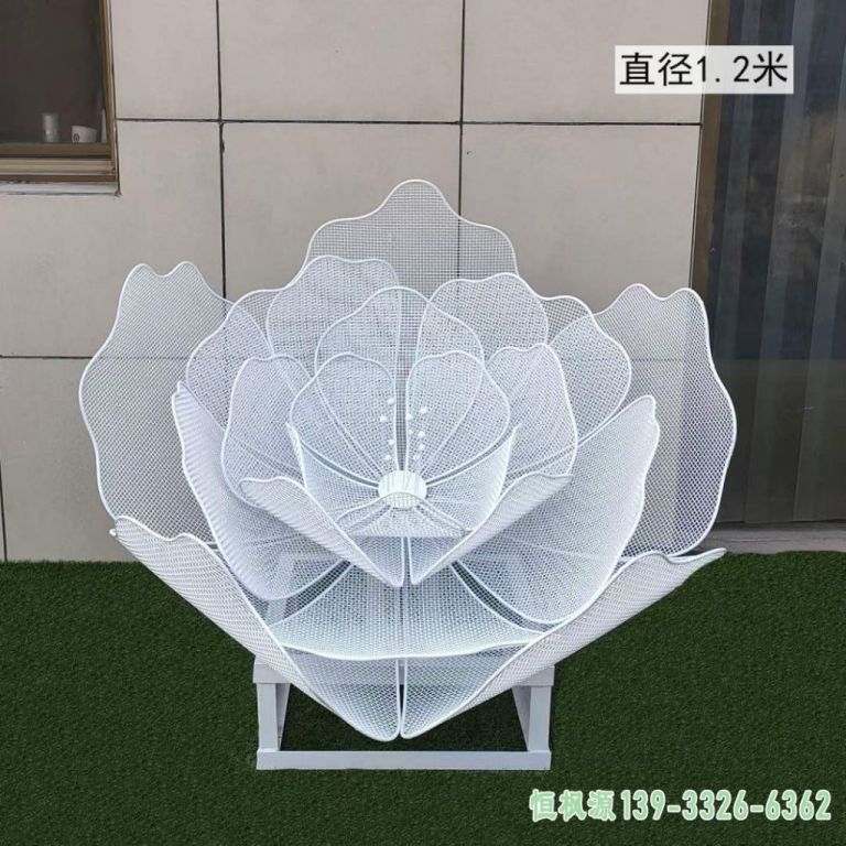 小区镂空花朵不锈钢雕塑