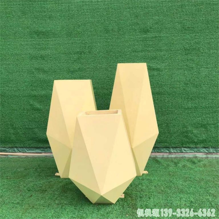 不锈钢几何花盆雕塑 (2)