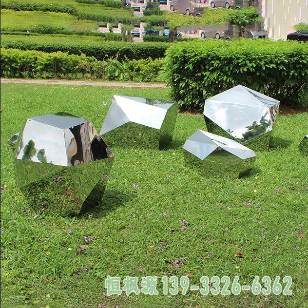 石头不锈钢小区发雕塑