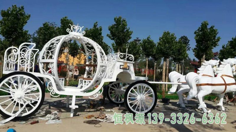 马车不锈钢艺术雕塑