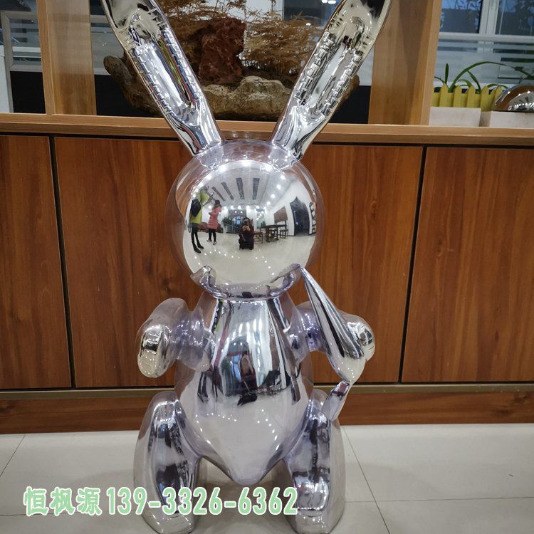 镜面兔子不锈钢景观雕塑