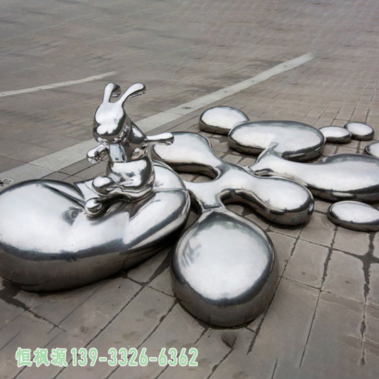 广场镜面不锈钢兔子雕塑