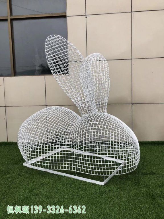 不锈钢广场兔子雕塑