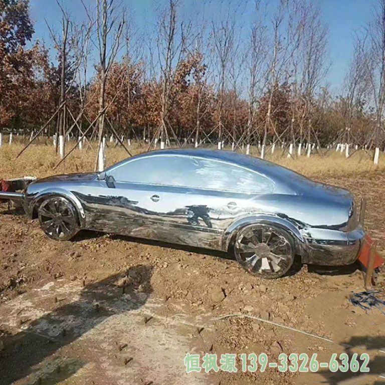 不锈钢户外车模雕塑