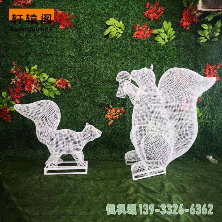 不锈钢松鼠小区雕塑