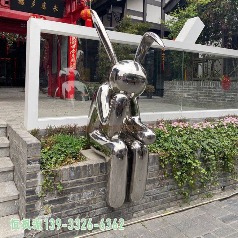 都市兔子不锈钢雕塑