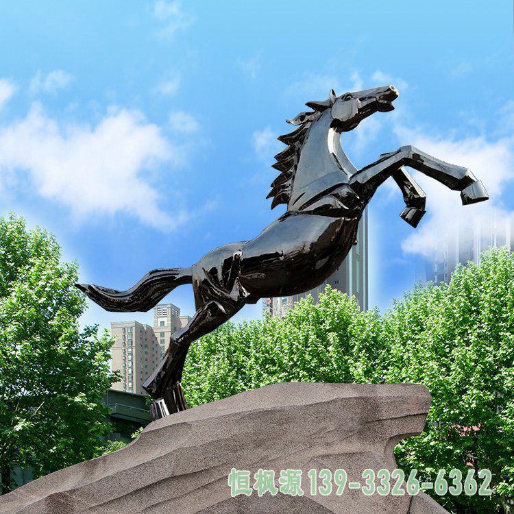 都市奔马不锈钢雕塑