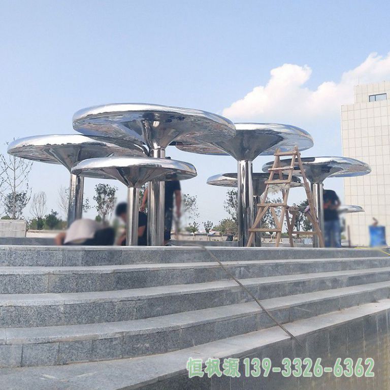 小区蘑菇不锈钢景观雕塑