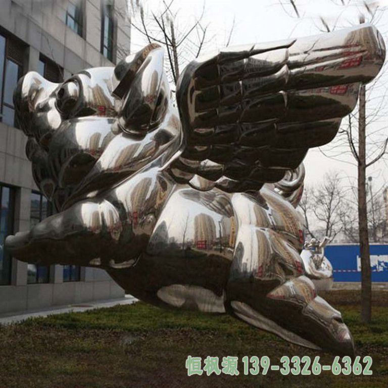 都市小猪不锈钢雕塑