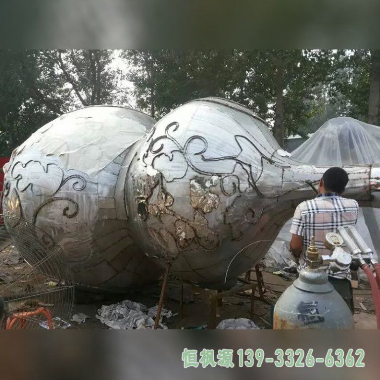不锈钢大型葫芦广场雕塑