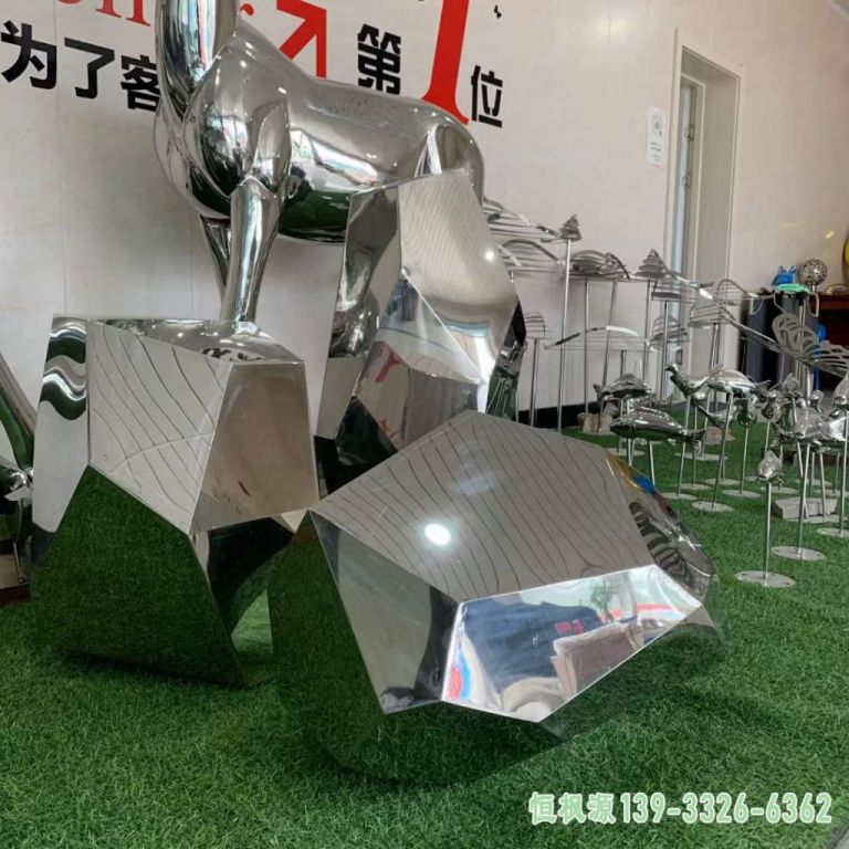 几何石头户外不锈钢雕塑