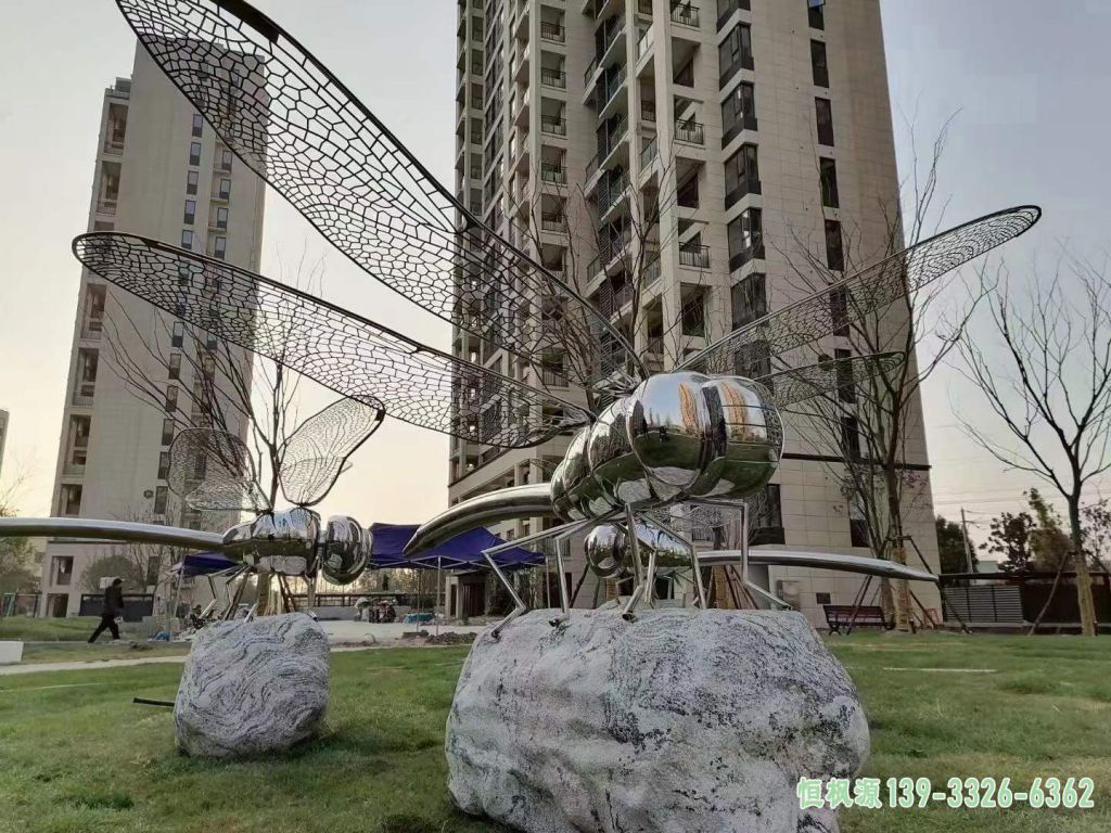 镂空蝴蝶都市不锈钢雕塑