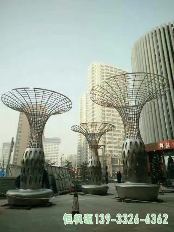 都市不锈钢镂空树雕塑