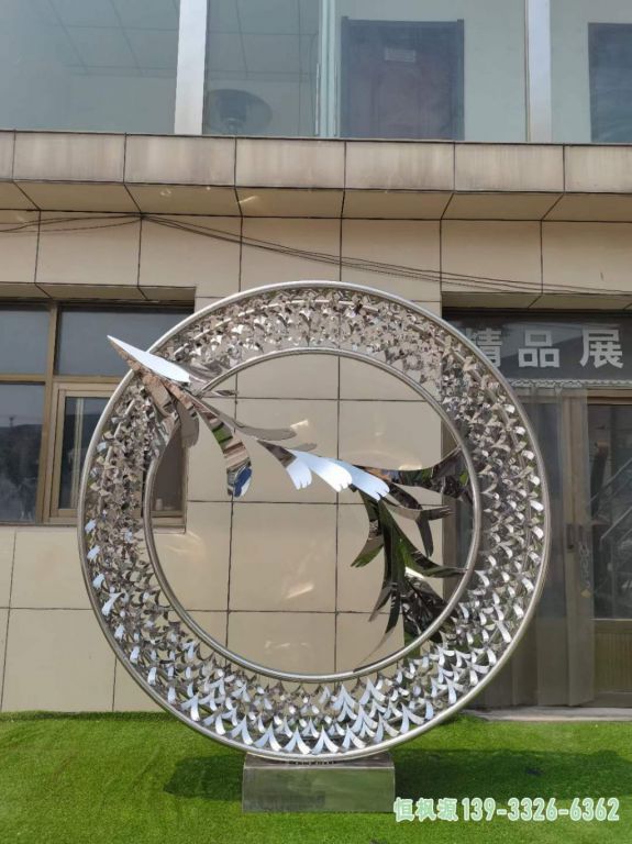 大雁小区不锈钢雕塑