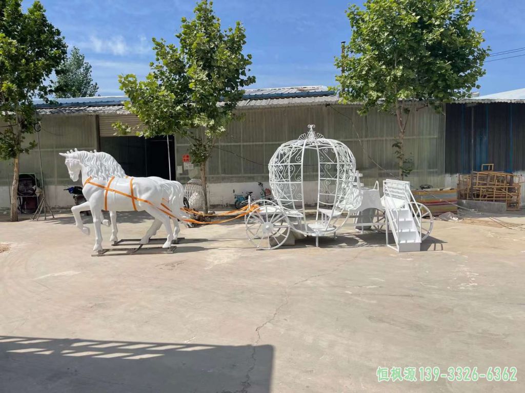 马车户外不锈钢雕塑
