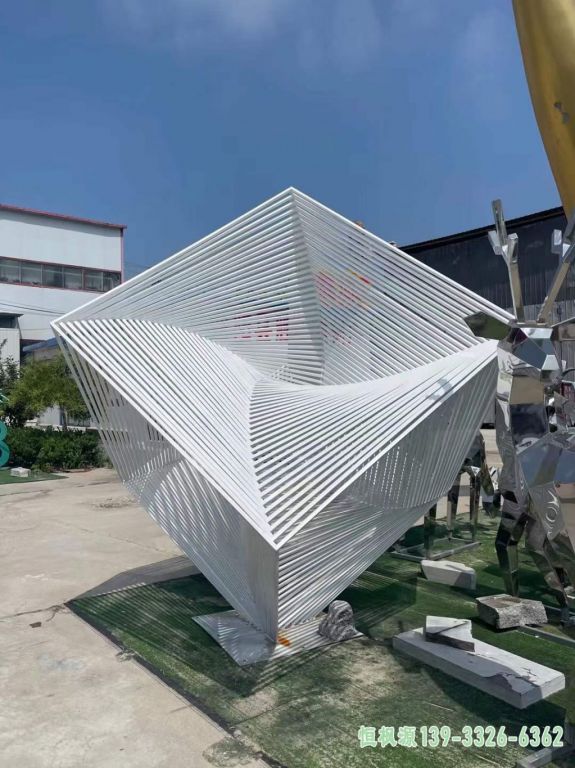 魔方广场不锈钢艺术雕塑
