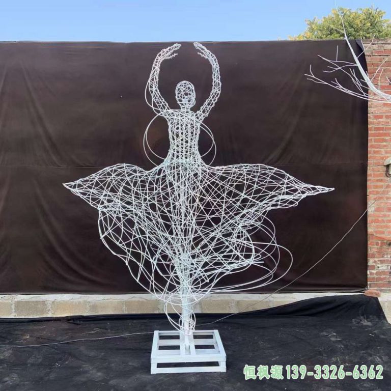 广场舞蹈女孩不锈钢雕塑