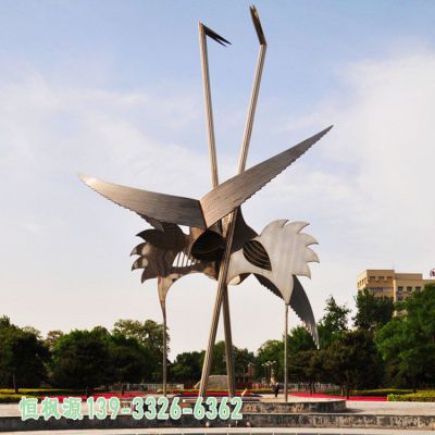 不锈钢广场仙鹤景观雕塑