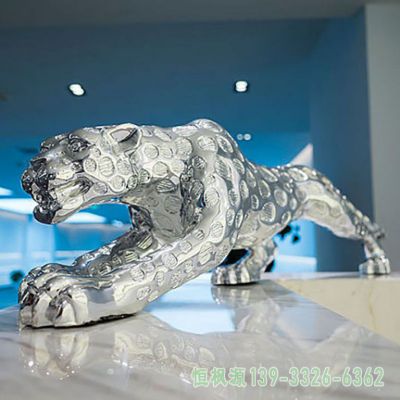 不锈钢企业豹子景观雕塑