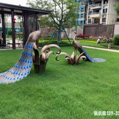 孔雀小区不锈钢雕塑