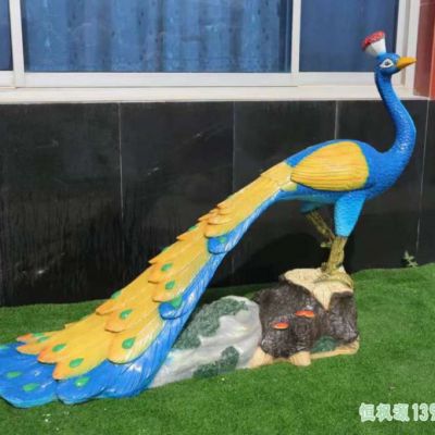 广场不锈钢彩绘孔雀雕塑